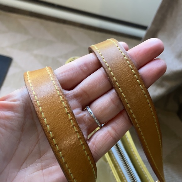 Authentic Louis Vuitton Vernis tote - Picture 11 of 16